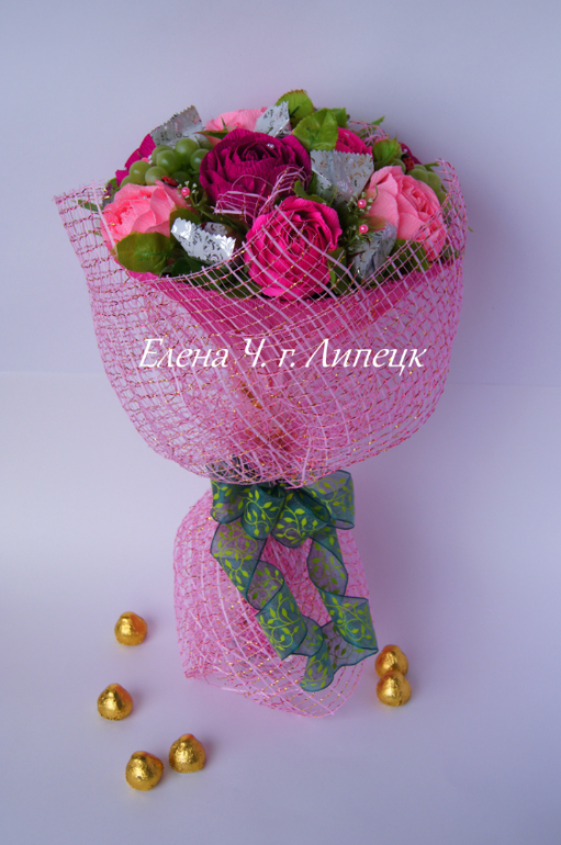 пара букетов