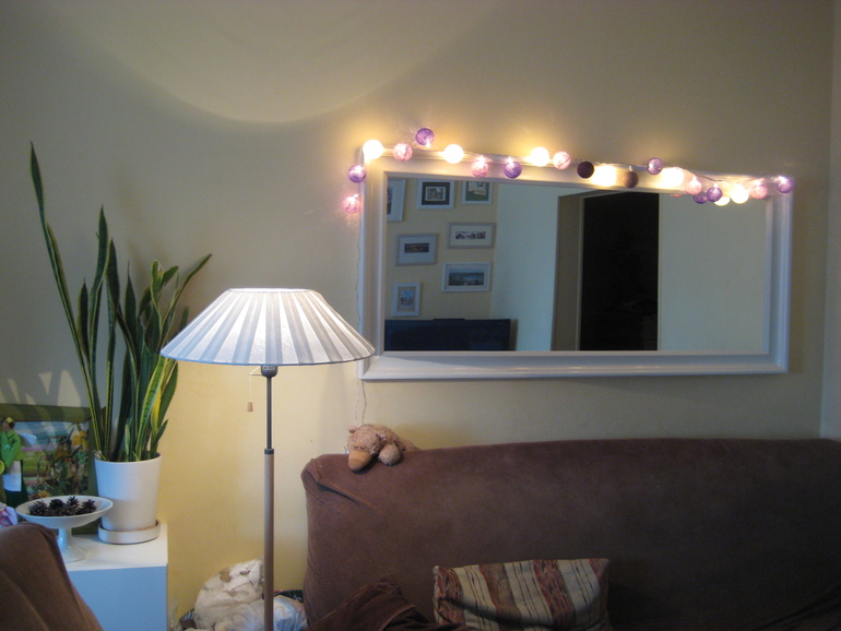 Home, Sweet Home. 14 марта. В зеркале