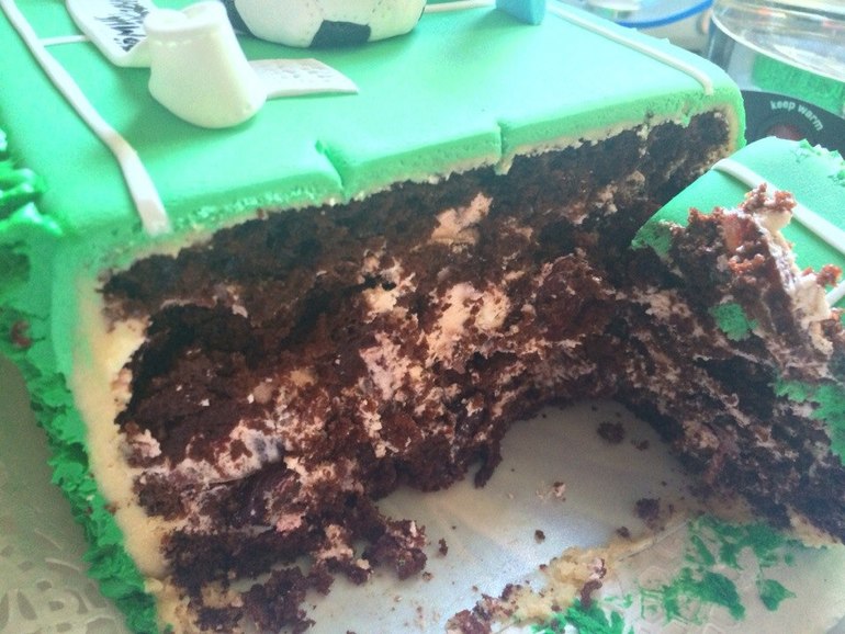 Футбольное поле.