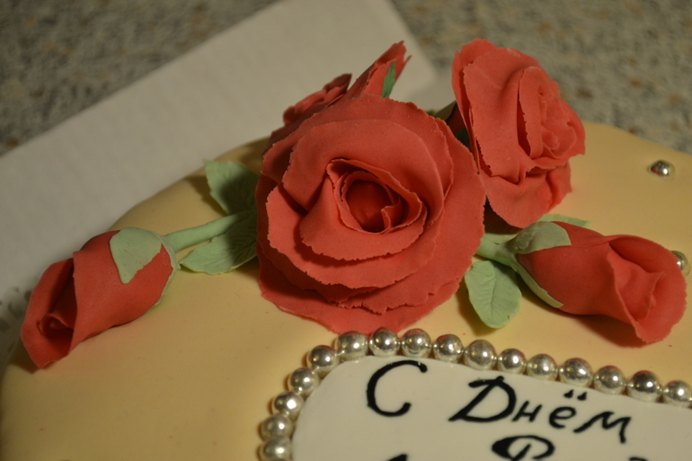 На день рождения заботливой маме.