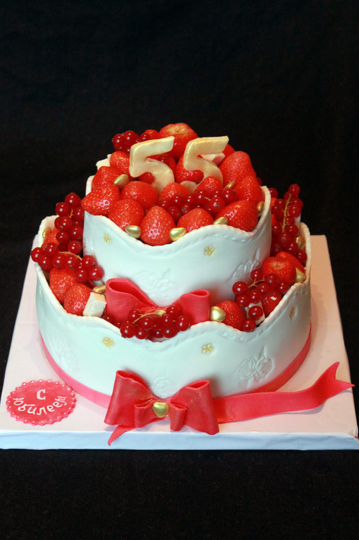 С клубничкой и смородинкой.