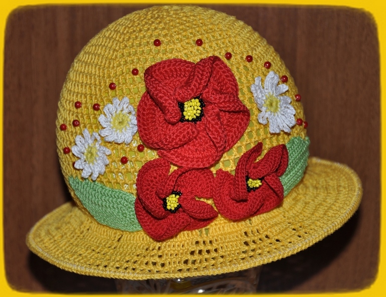 Вяжу шапочки на заказ и многое-многое другое....