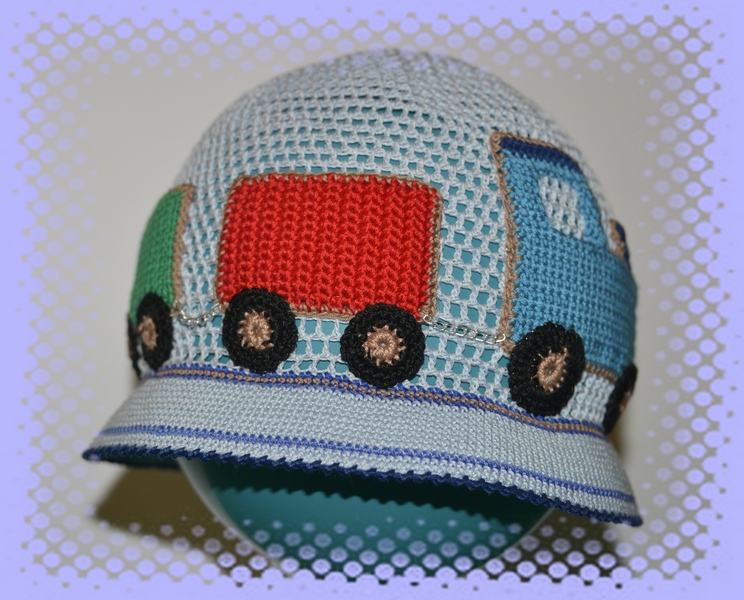 Вяжу шапочки на заказ и многое-многое другое....