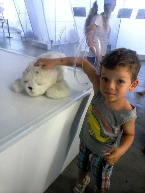 Бал роботов. Не то, чтобы совсем не понравилось...