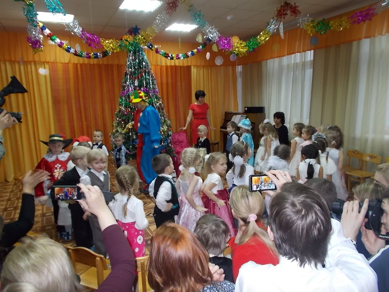 Фото и видео с утренников.