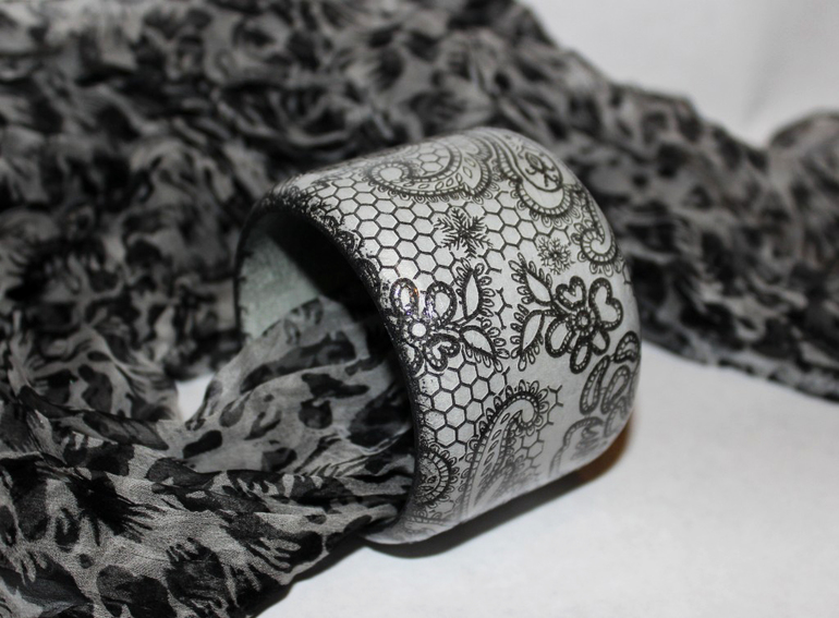 Брааааслетики)))