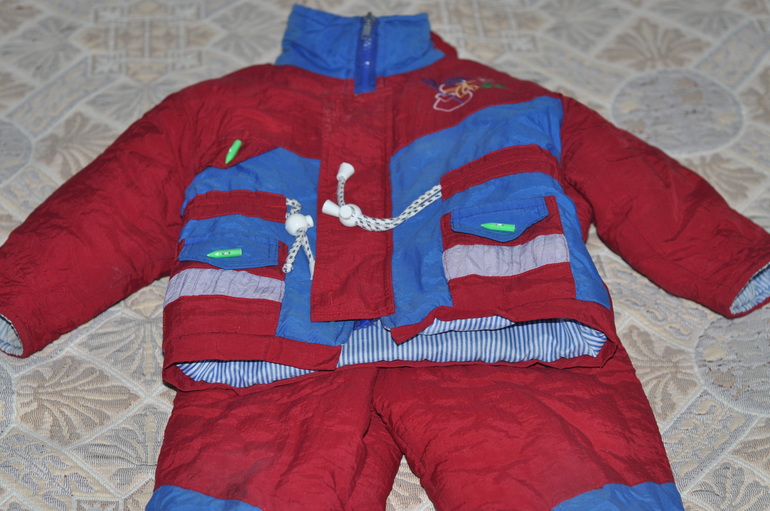 Отдам даром верхнюю детскую одежду на малышку