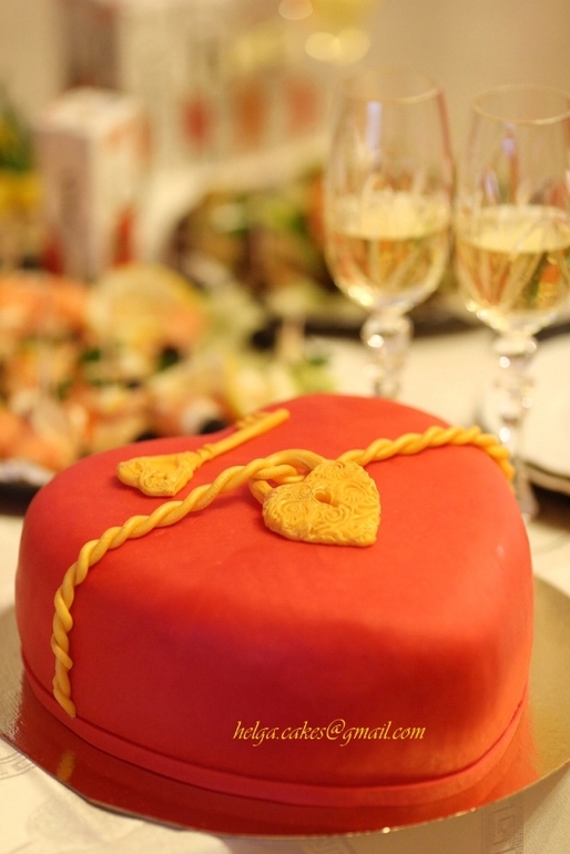 На год свадьбы!