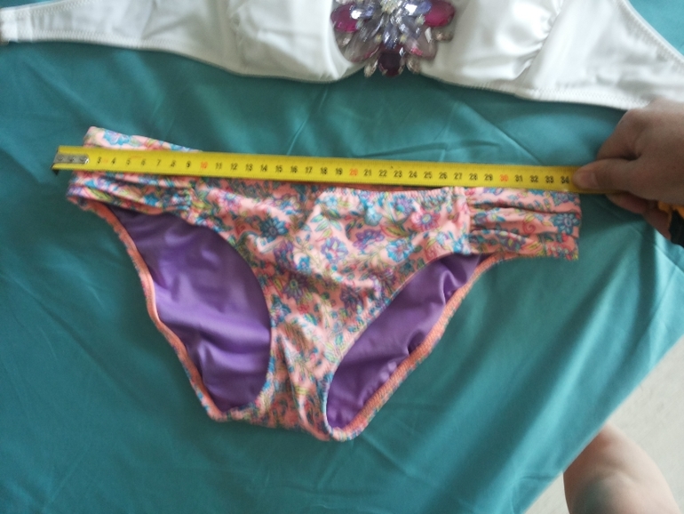 Купальник VS на худенькую девушку, размер верха XS, низ S.