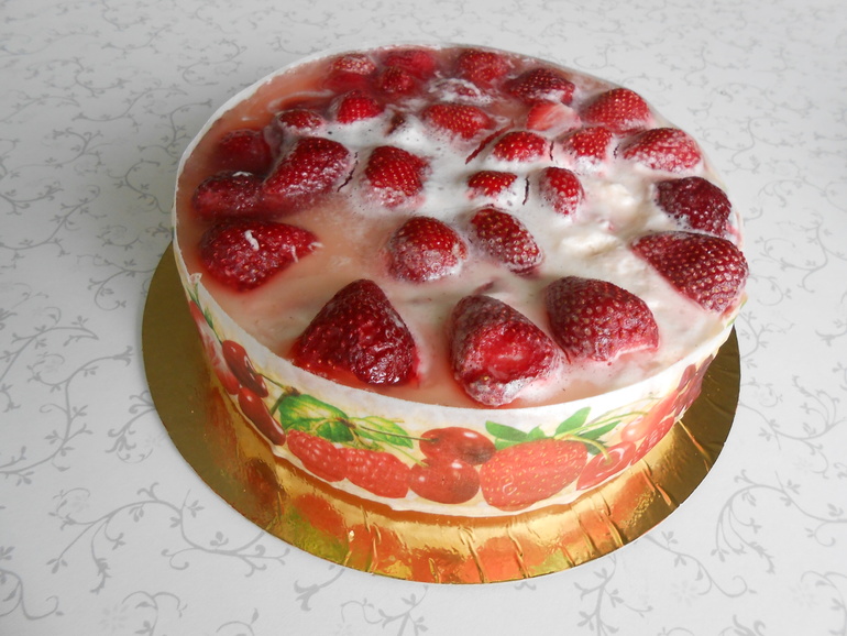 Три тортика для гостей