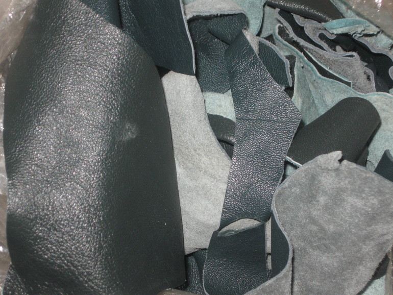 Меняю кожу-небольшие кусочки.