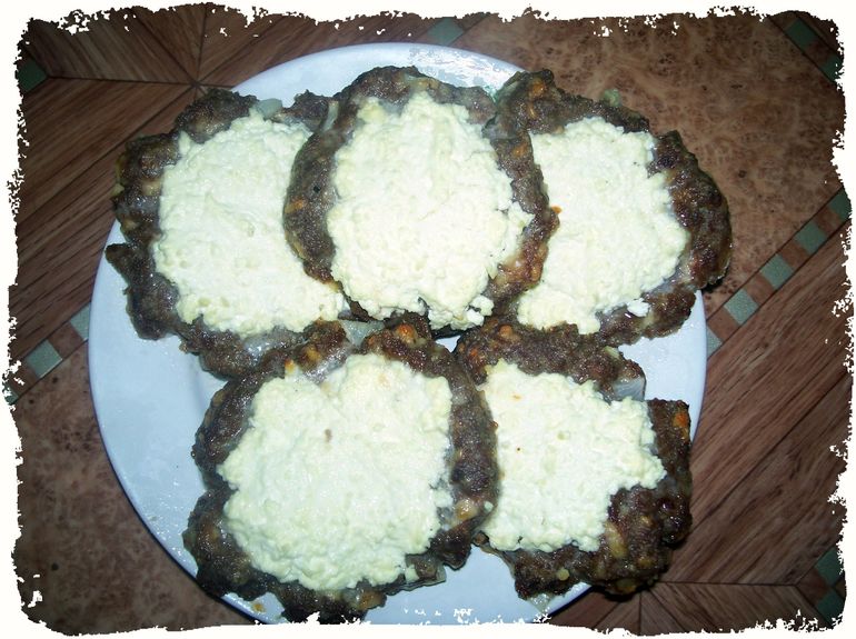 Мясные ватрушки с творогом
