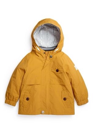 Одежда в дождливую погоду теплой весной и летом