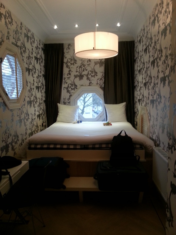 Амстердам как наваждение, как неразделенная любовь.