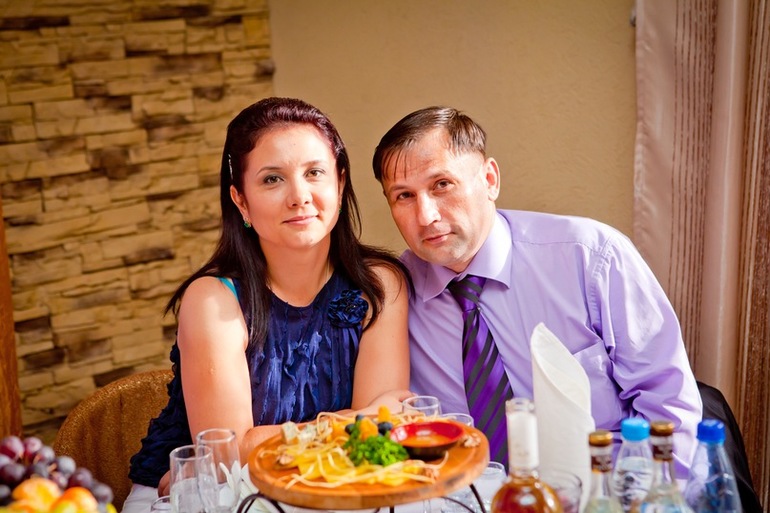 Сколько лет даме??