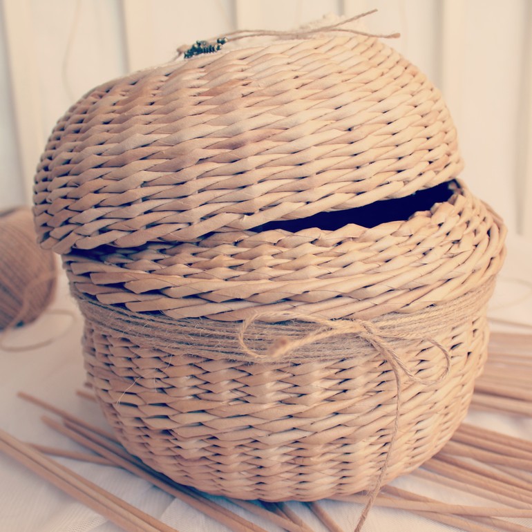 Плетеная шкатулка