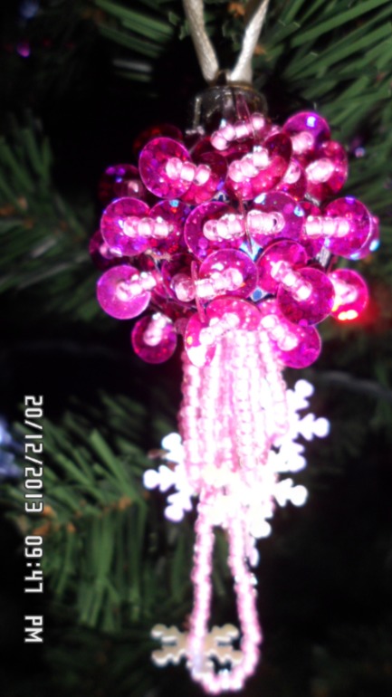 Нарядили елку - скоро Новый год!