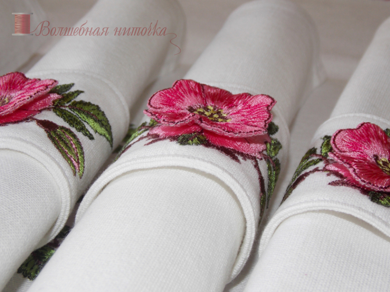 Скатерть с шиповниками!