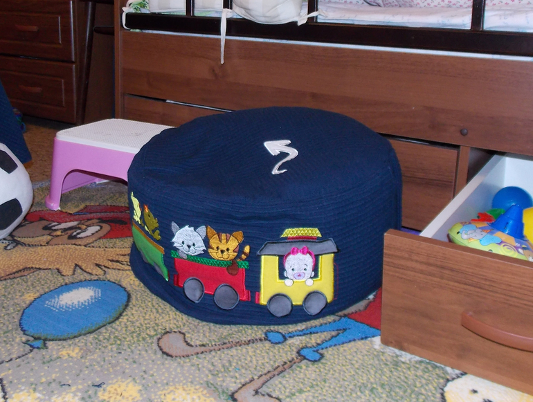 Пуфик-паровозик!)))