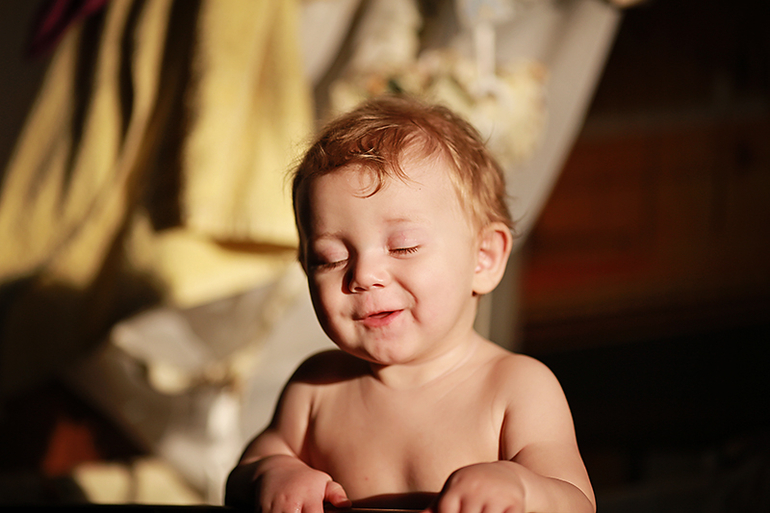 Поймали утреннее солнышко.