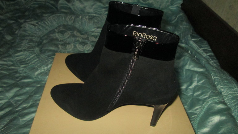 Ботильоны 40 раз.Новые.