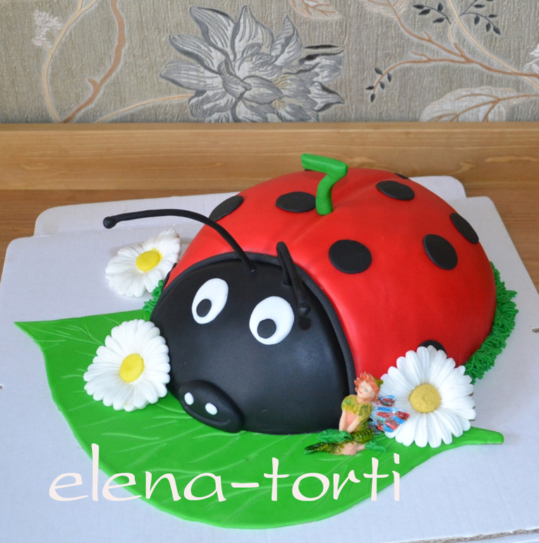 Божья коровка и фея