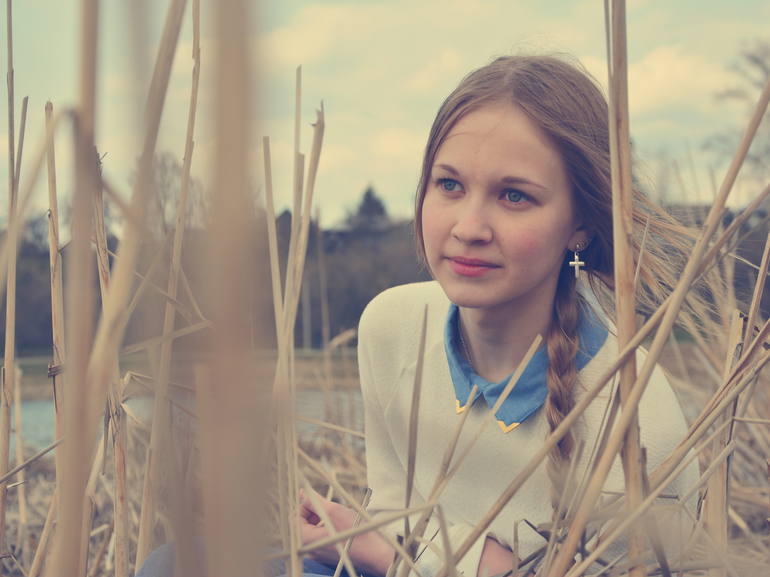 Аленка и недовольная подружка...