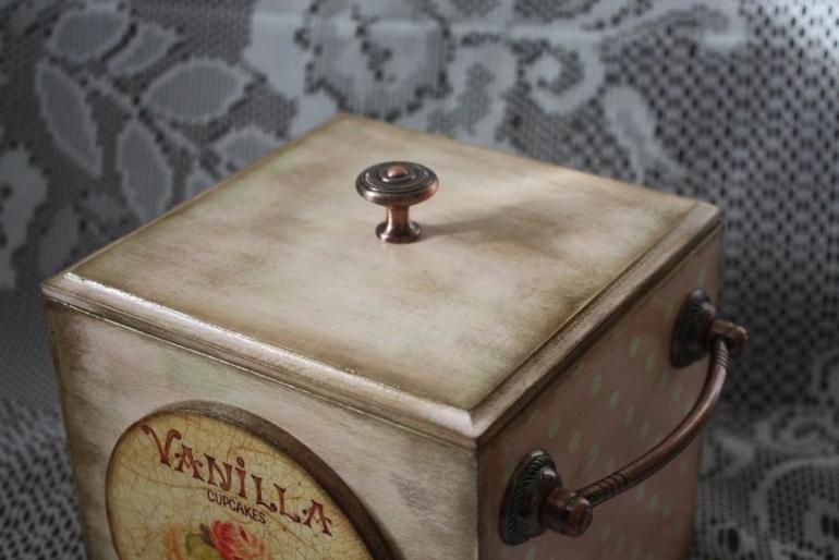 Кухонные принадлежности в технике декупаж