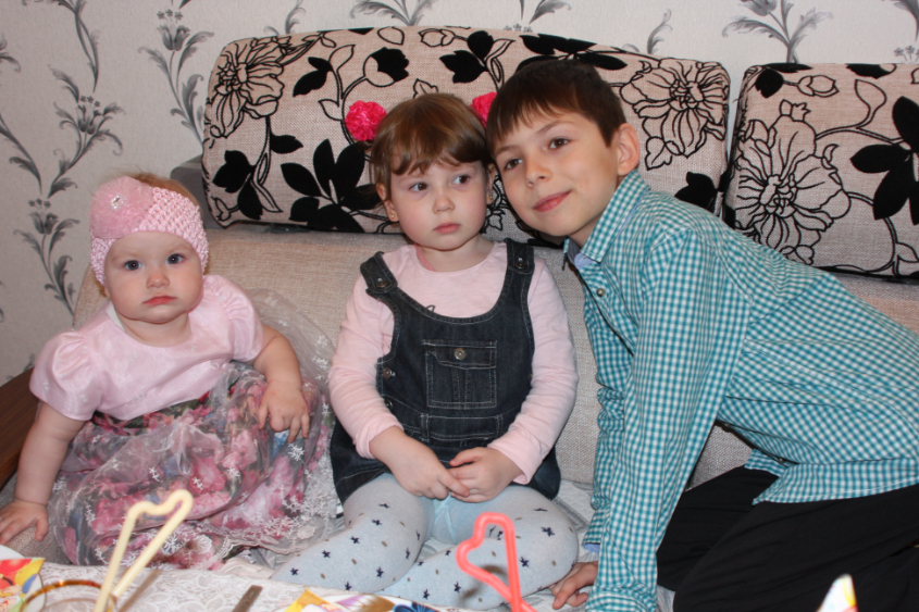 Нашей Златочке годик!!!