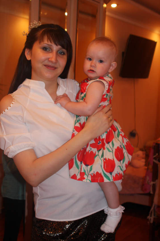 Нашей Златочке годик!!!