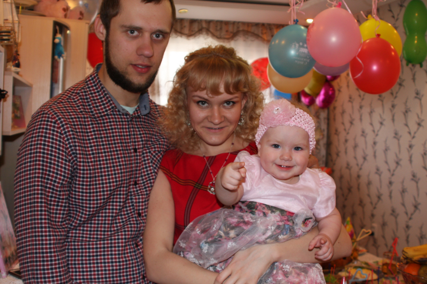 Нашей Златочке годик!!!