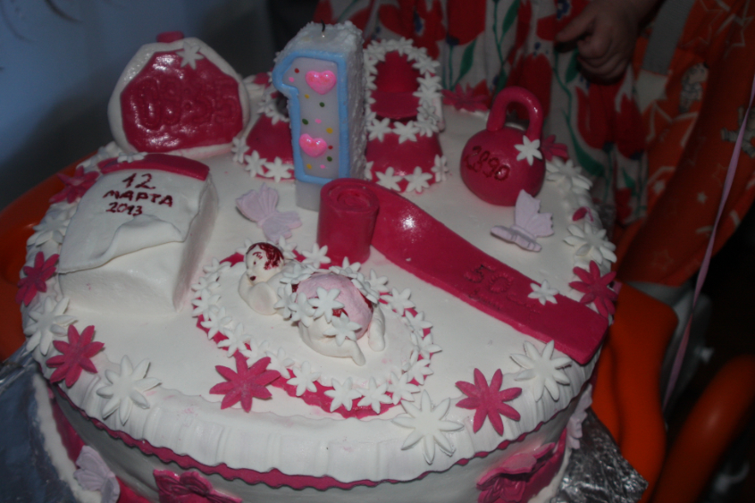 Нашей Златочке годик!!!