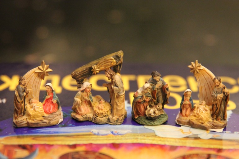 календарь ожидания праздника или рождественский вертеп