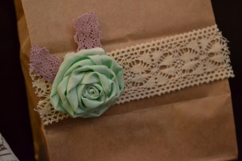 В подарок подруге.