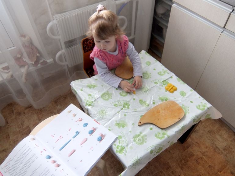 Лепка из пчелиного воска. Насекомые.