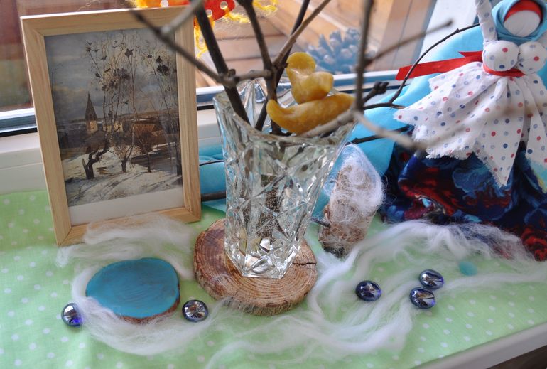 Столик времен года, Март.