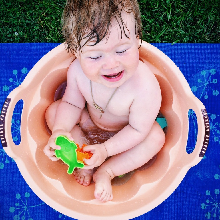 Новые зубки и маленькая хитрюша)