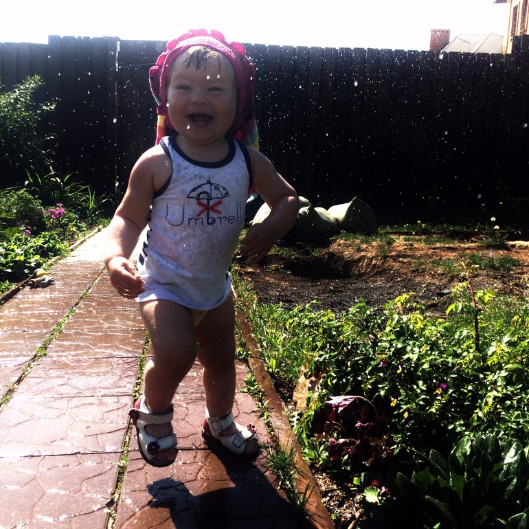 Новые зубки и маленькая хитрюша)