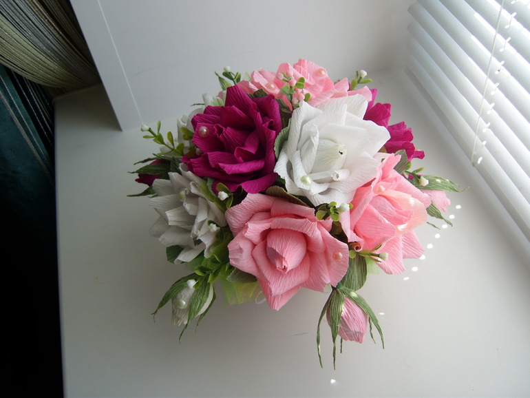 Девочки совсем забросила я букетики из конфет..