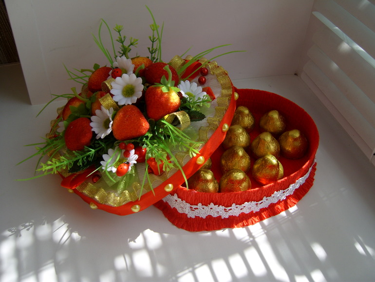 Ягодная шкатулка