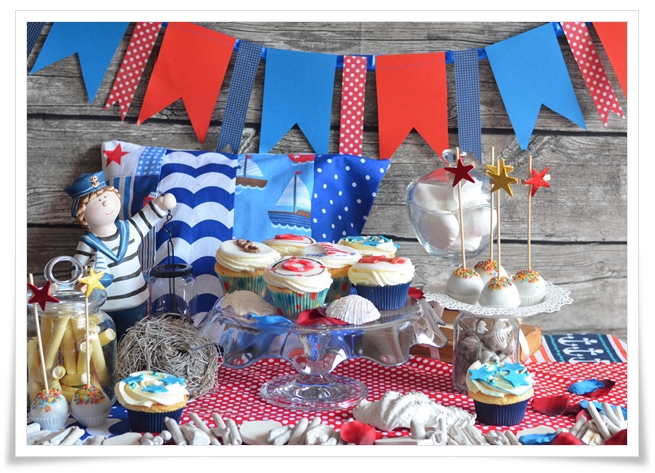 Набор сладостей в морском стиле...