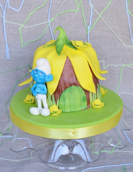 Торт "Дом Смурфа"...