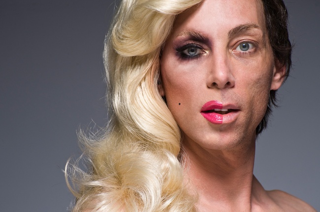 До макияжа и после.