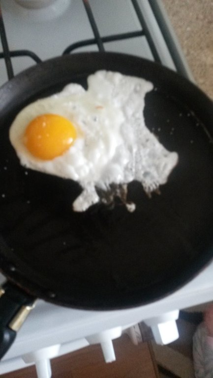 Грибное рагу с крутонами и яйцом пашот