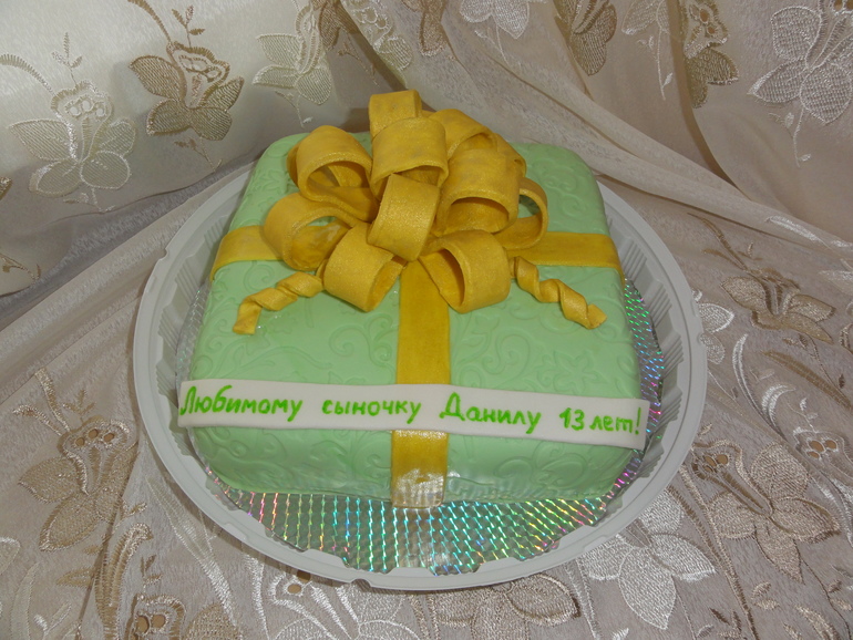 Торт коробка с бантом