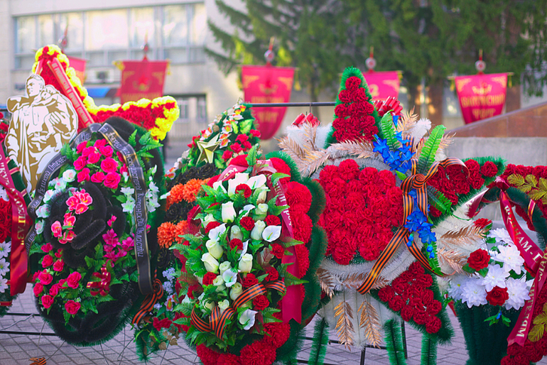 Сегодня у вечного огня...