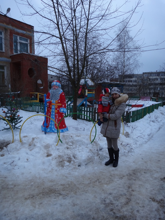 Первый утренник в детском саду)))