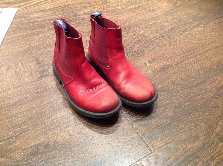 Обувь б/у для мальчика и девочки,размеры разные;почта