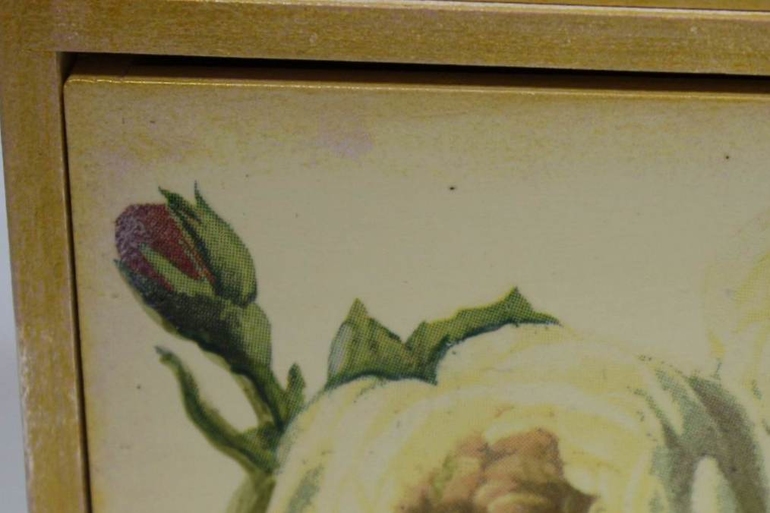 Приступила к заказу на мини-комодик. Серия 11