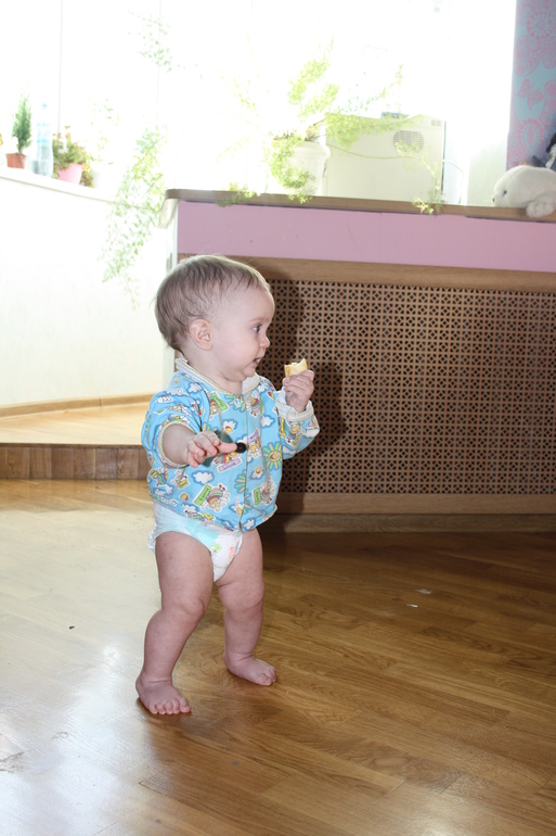 про маленький вес, прикорм и раннее физическое развитие